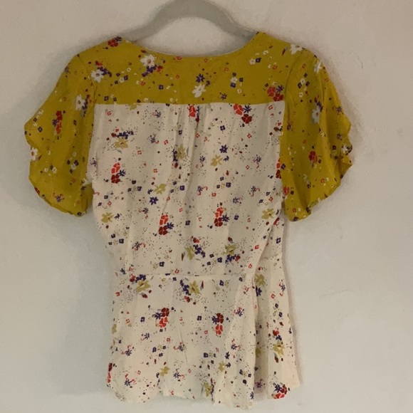 Anthropologie Meadow Rue Bon Voyage  Floral Wrap Top, Size 4, Yellow/Cream - Picture 2 of 6